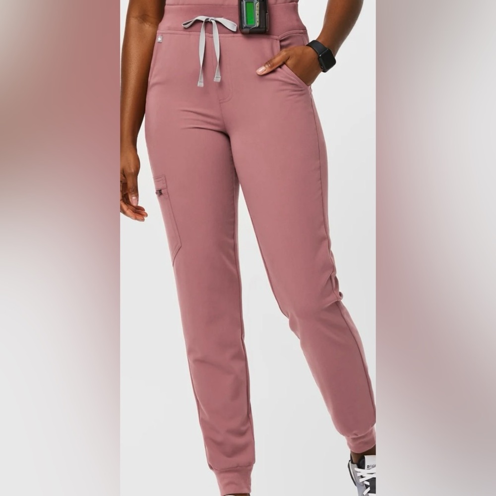 FIGS Women's Mauve Zamora™
High Waisted - Size M, Petite
Jogger Scrub Pants
